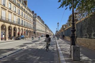 Cyclistes en ville de Montelune